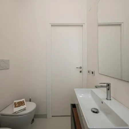 Centre - Spacious - Jacuzzi - Ac - Wifi Rom