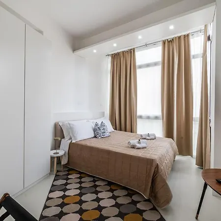 Centre - Spacious - Jacuzzi - Ac - Wifi * Rom