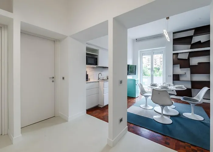 Centre - Spacious - Jacuzzi - Ac - Wifi 아파트