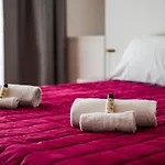 Apartment Centre - Spacious - Jacuzzi - Ac - Wifi *