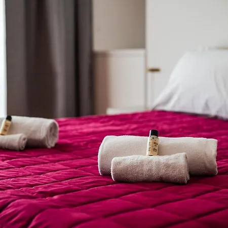 Lejlighed Centre - Spacious - Jacuzzi - Ac - Wifi *