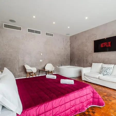 Centre - Spacious - Jacuzzi - Ac - Wifi