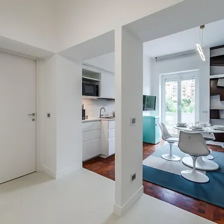 Centre - Spacious - Jacuzzi - Ac - Wifi Apartment