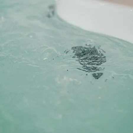 Centre - Spacious - Jacuzzi - Ac - Wifi Daire *