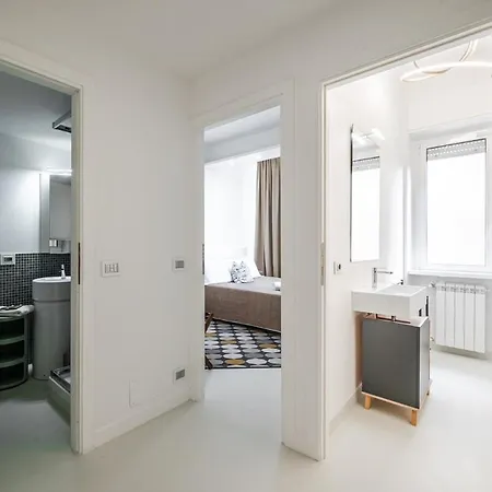 Centre - Spacious - Jacuzzi - Ac - Wifi Apartment